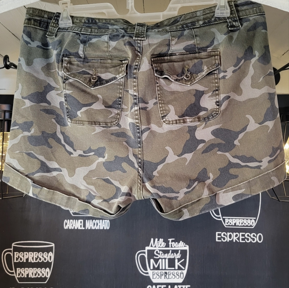 Torrid Women's size 18 Camo shorts used good condition.